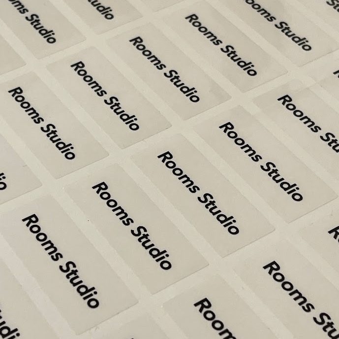 Stagi Group, სტაგი ჯგუფის რუმს სტუდიოს ოთხკუთხედი სტიკერები