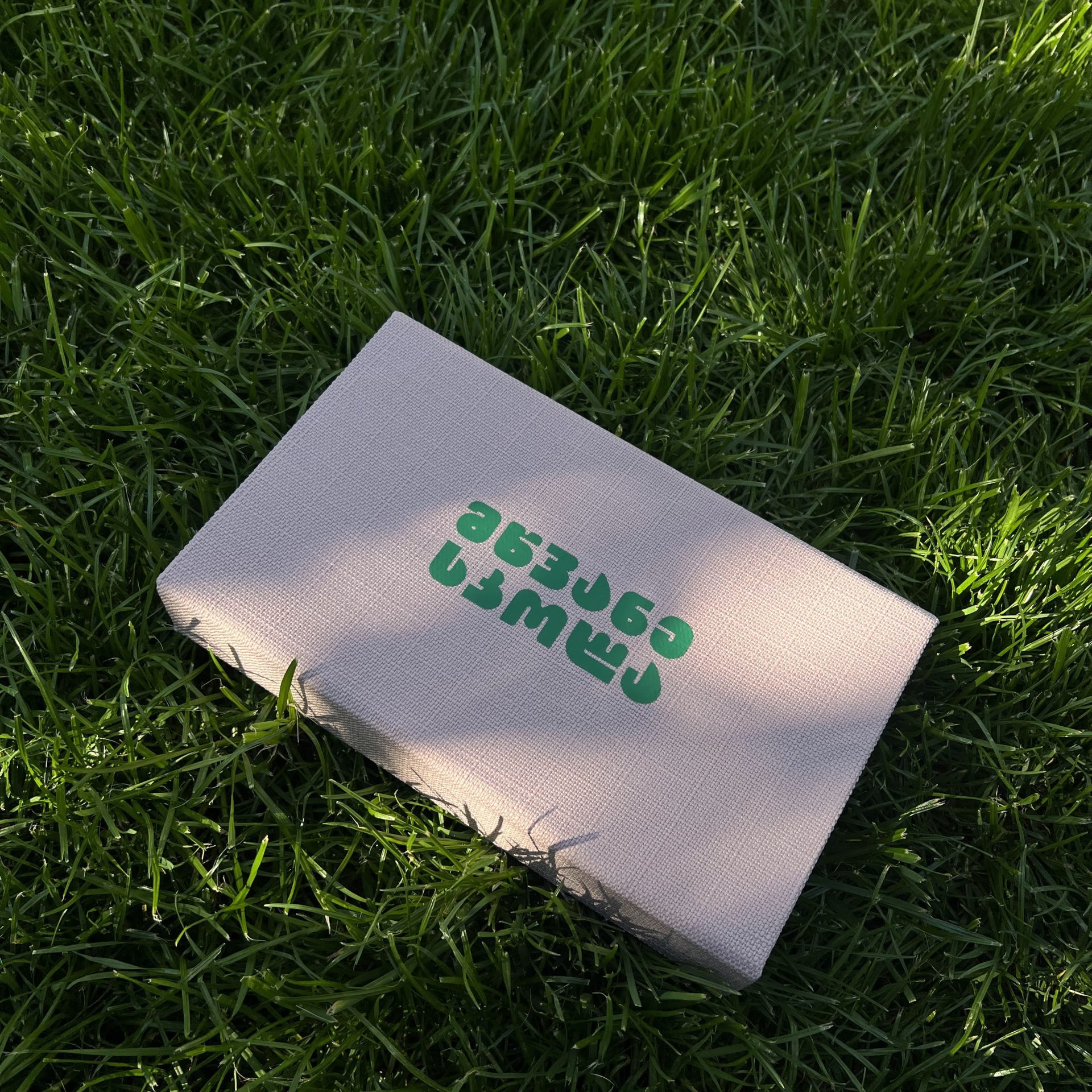 Stagi Group, სტაგი ჯგუფის მწვანე სკოლა, ტილოს ყუთი, ფოტოალბომი, ვარდისფერი, დახურული