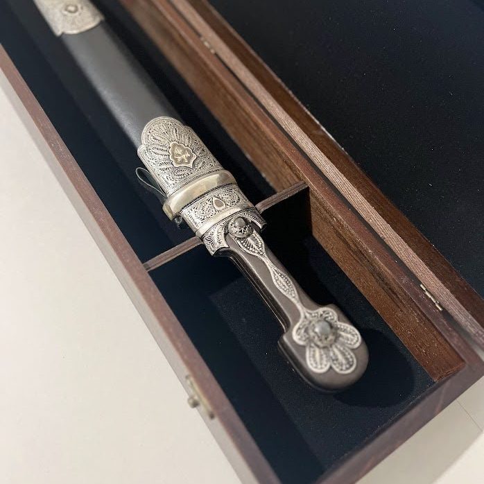 სტაგი ჯგუფის ხანჯლის ხის ყუთი